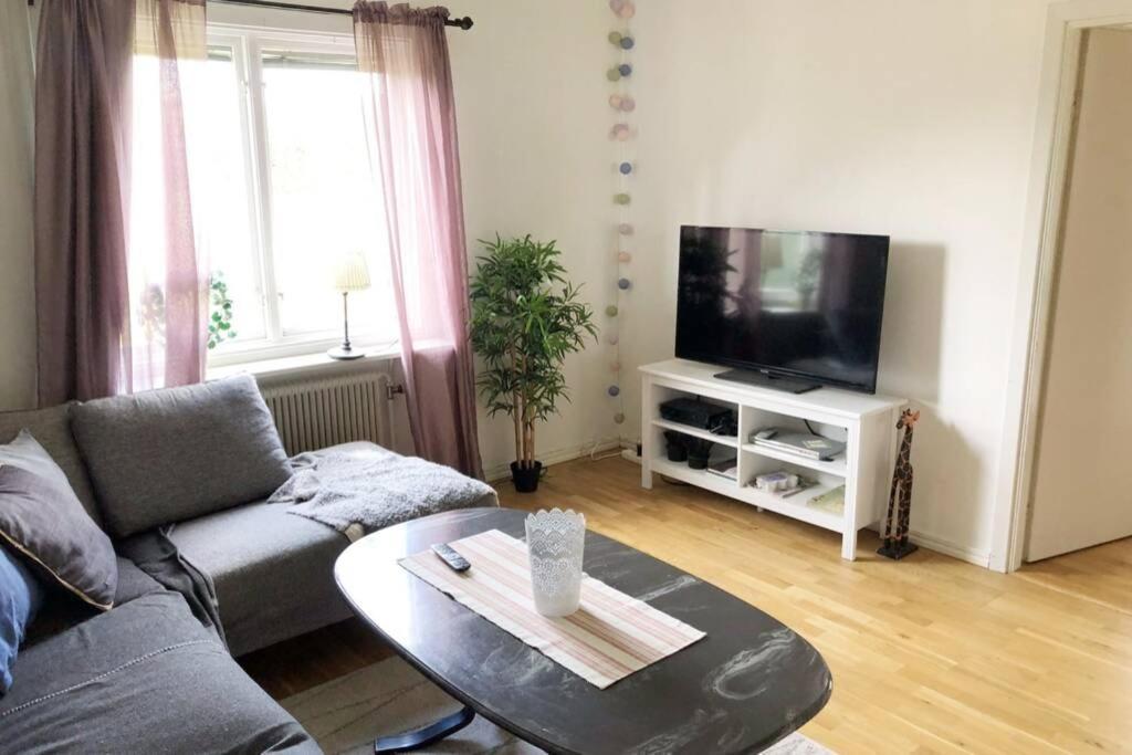 Villa Egen Laegenhet I 2-Familjshus Pa Landet. Tierp Exterior foto